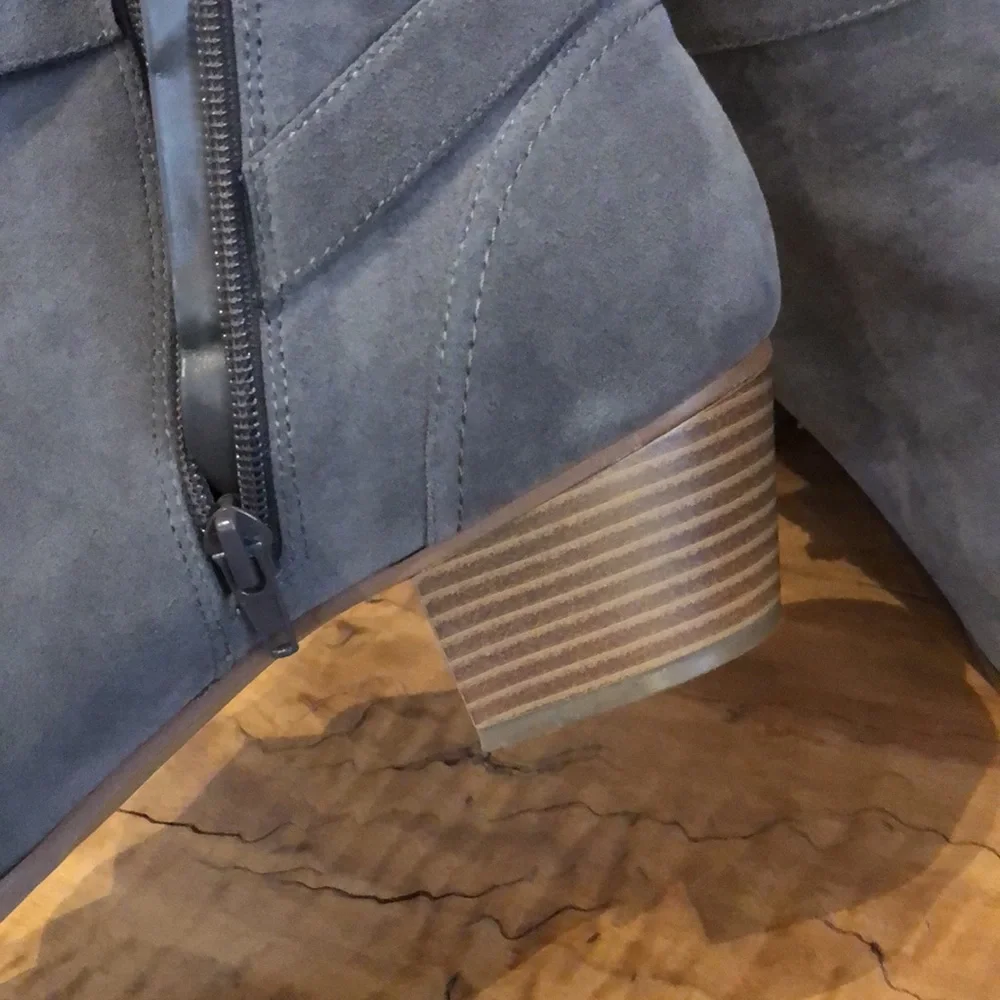 Giani Bernini Gray Suede Ankle Booties